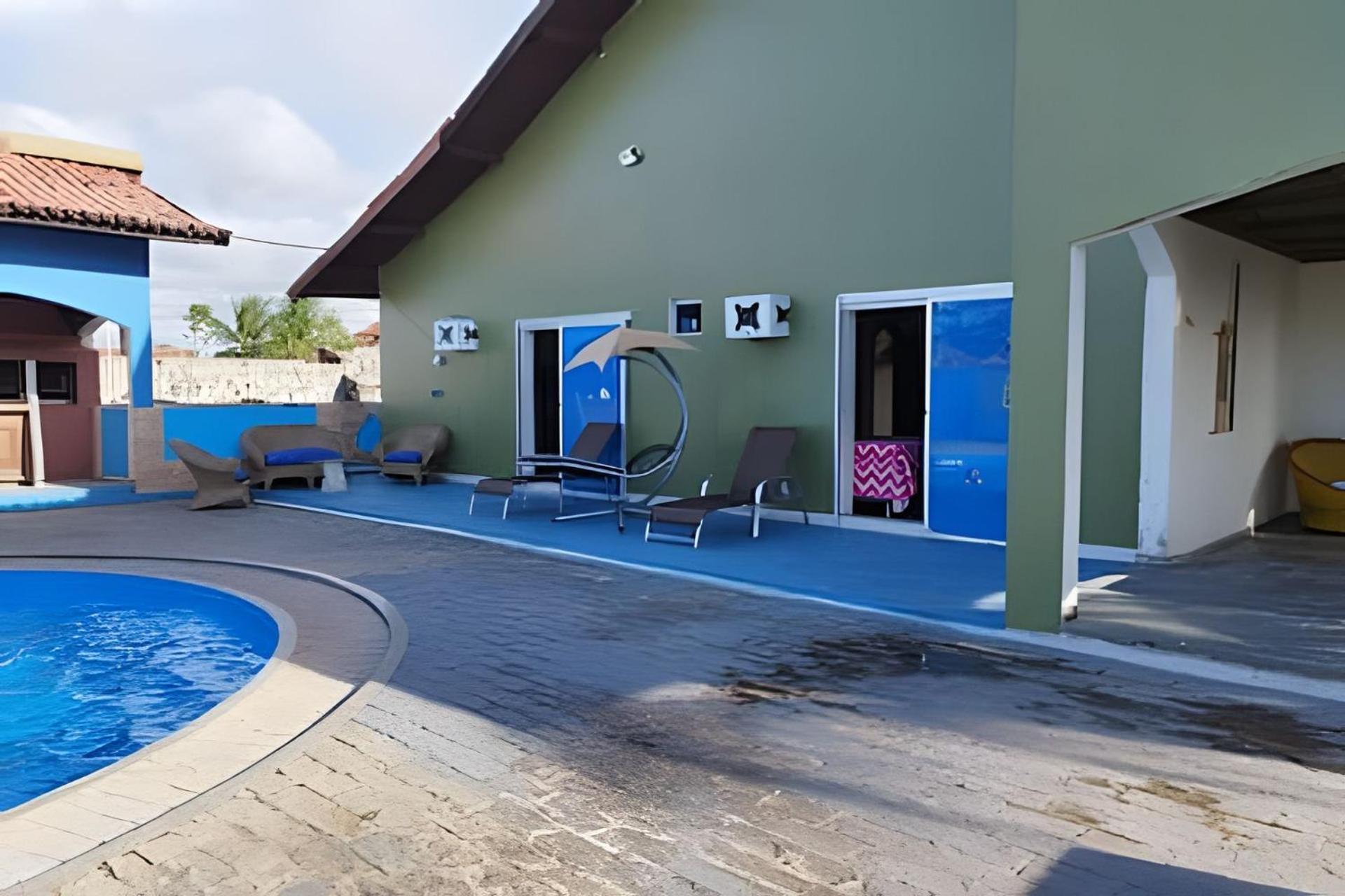 Casa Com Piscina Grande Em Salinas *