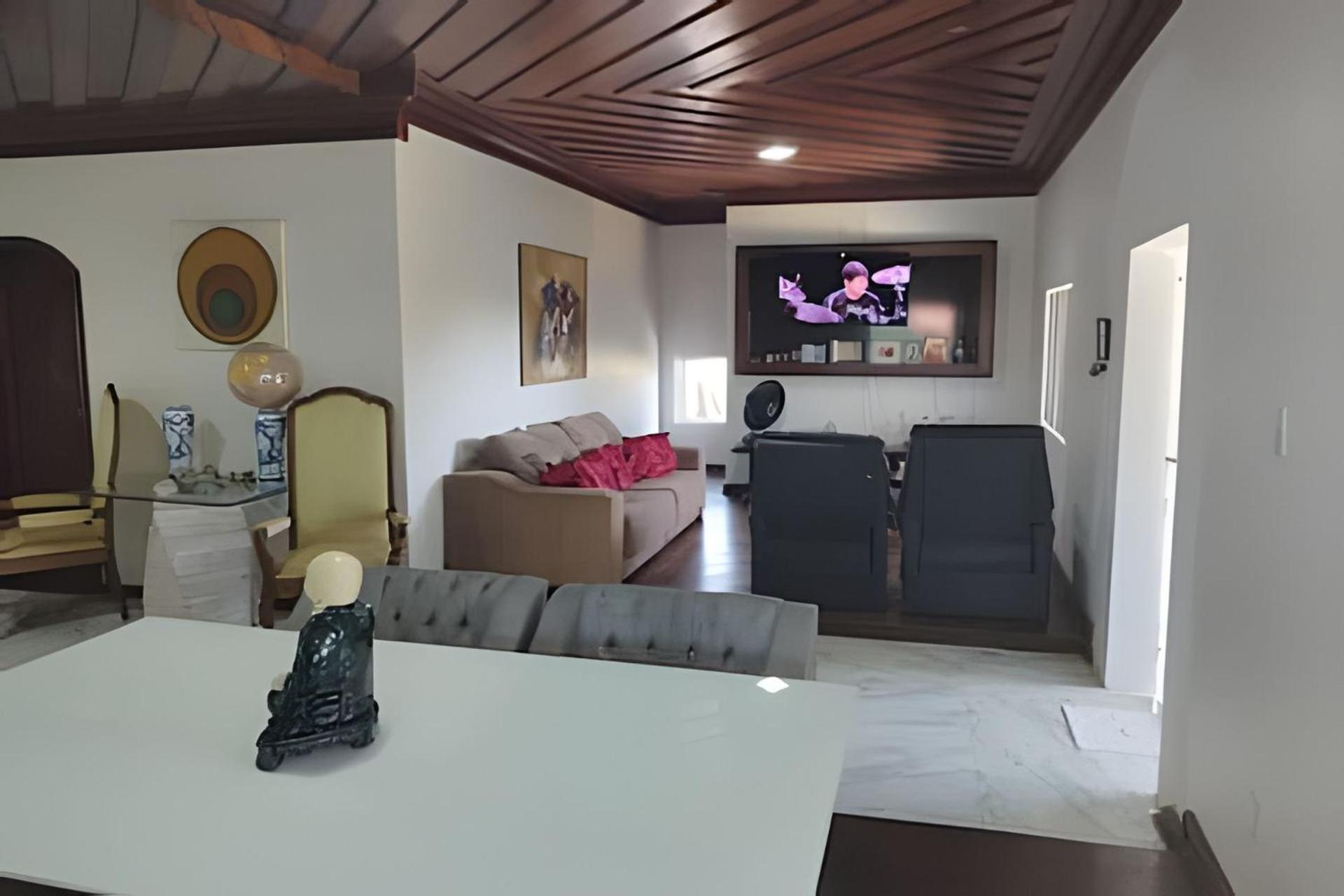 Casa Com Piscina Grande Em Salinas